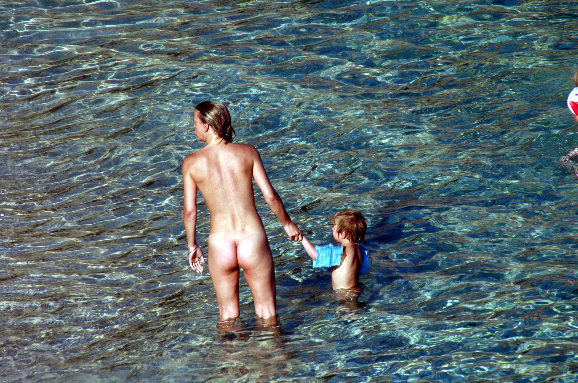 Nudist Pics Mothers With Their Young - 1