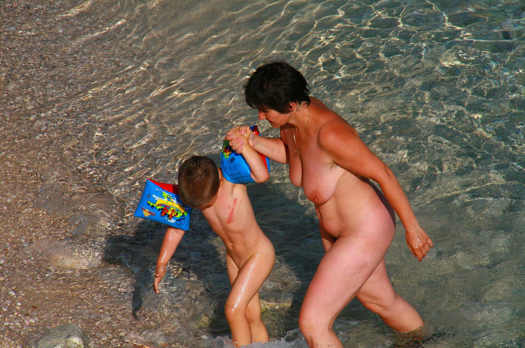 Nudist Pictures Uka FKK Water Parenting - 2